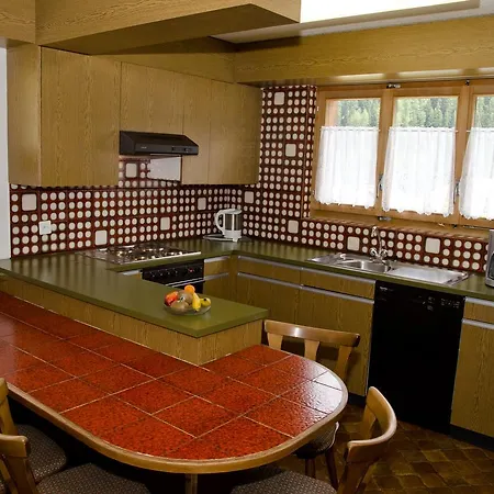 Haus Che D'mot Apartment *
