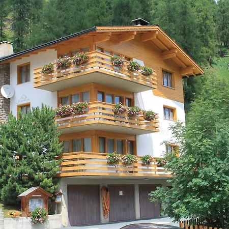 Haus Che D'mot Apartment *